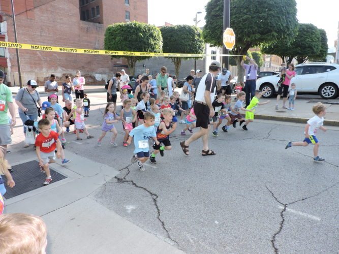 Tiny Tots Trot on Water Street